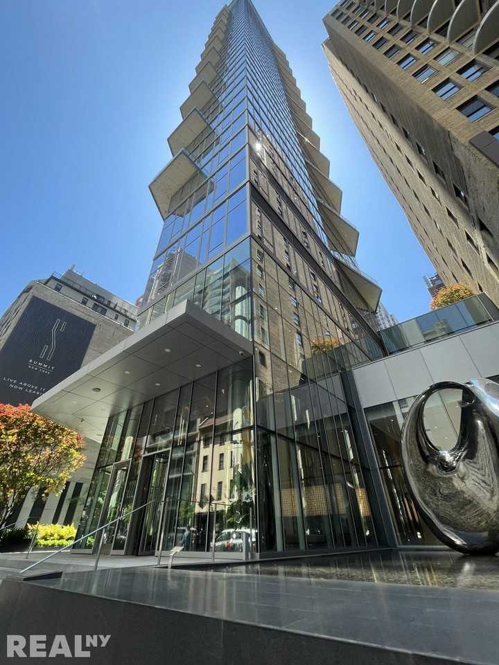 E 44th St #21H - Photo 3 of 3