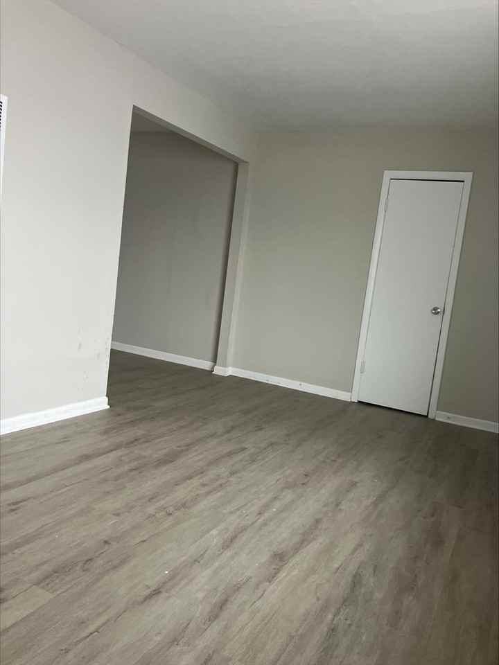 Lexington Apartments - Photo 3 of 32