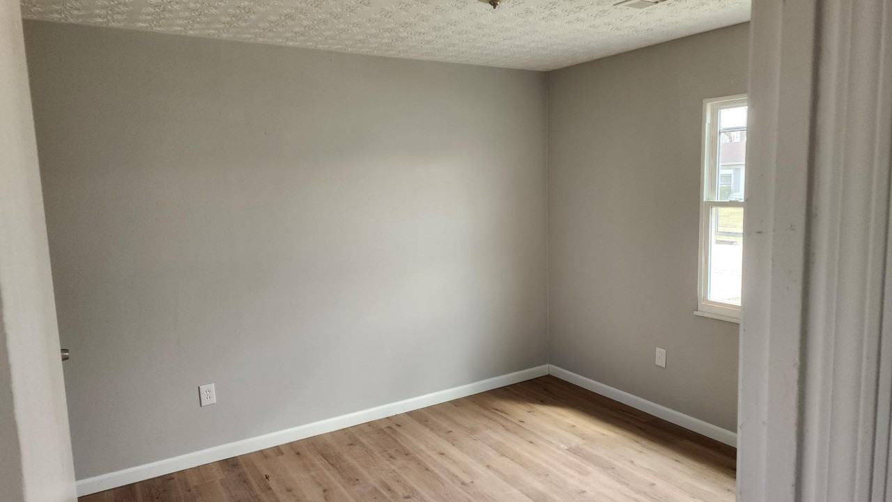 3426 Alamosa Dr - Photo 3 of 11