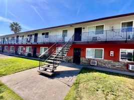 featured image of 1484 N Cedar Ave