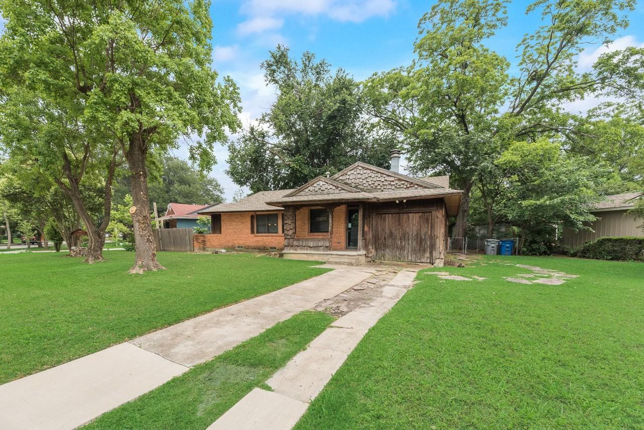 10326 Sylvia Dr - Photo 2 of 20
