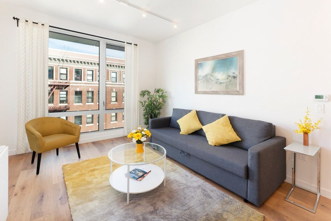 55 Oak St #1026487P - Photo 3 of 20