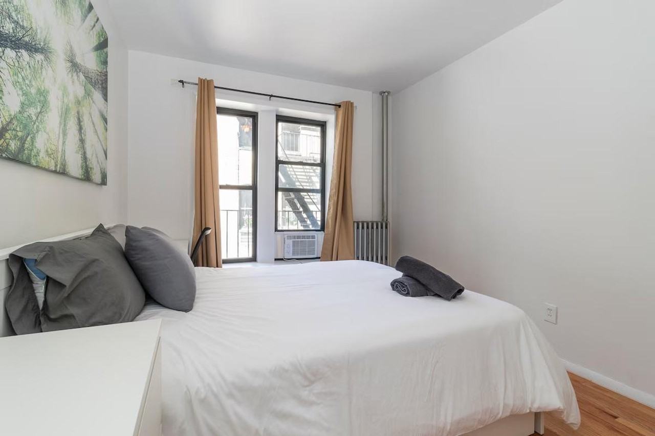 306 E 96th St #1032044P - Photo 3 of 28