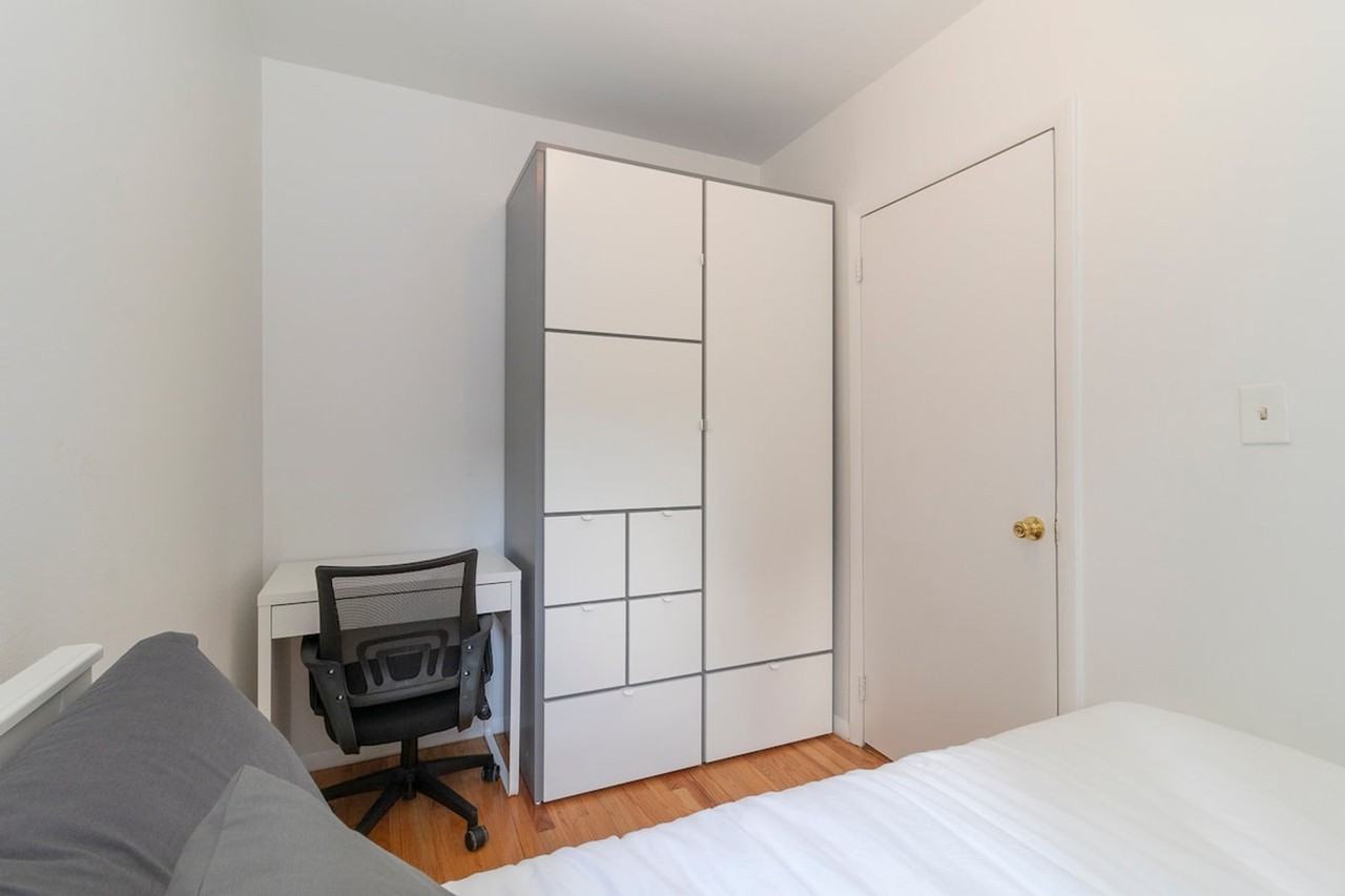 306 E 96th St #1032044P - Photo 7 of 28