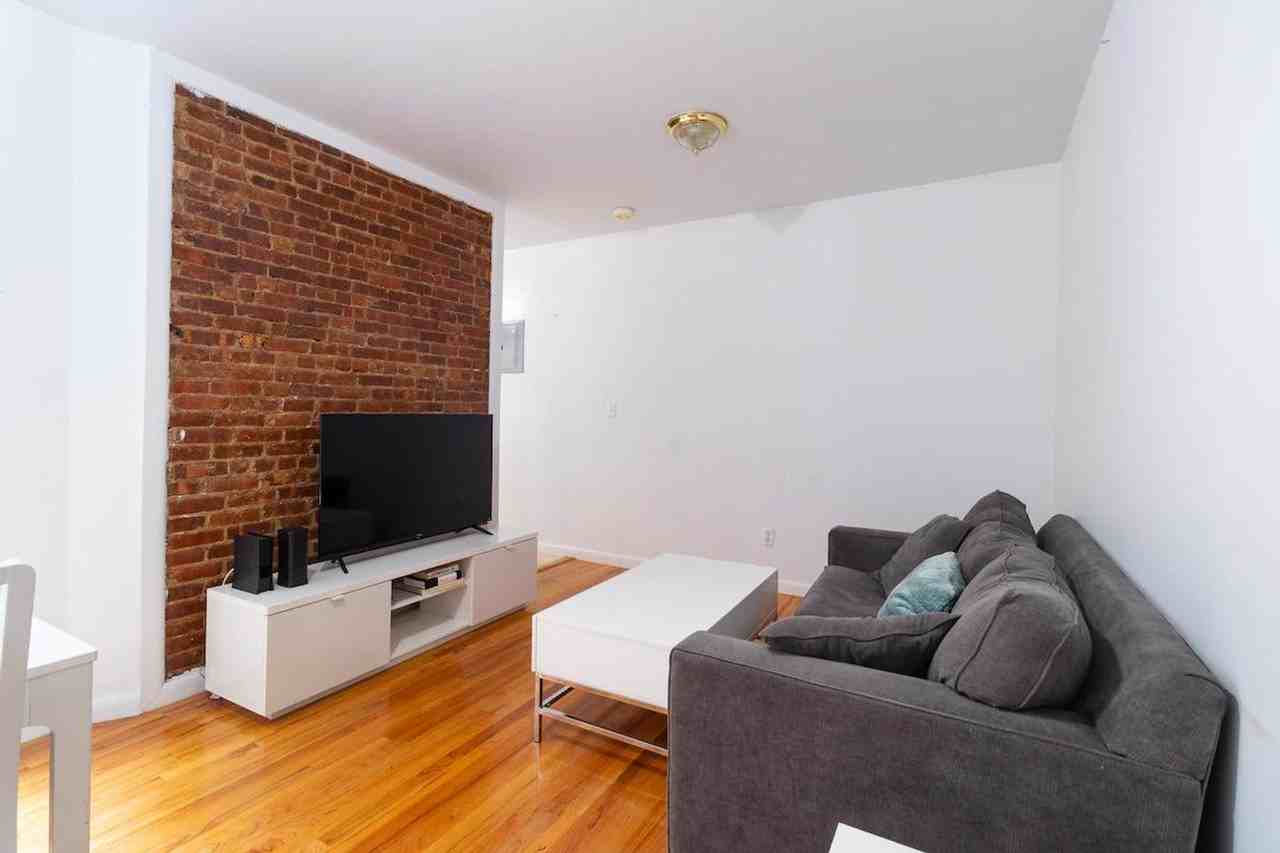 320 East 93rd Street #1032045P - Photo 3 of 25