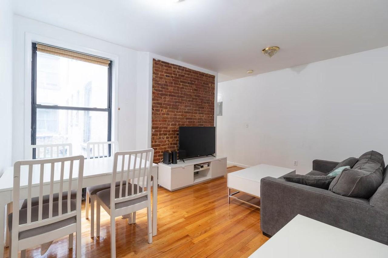 320 E 93rd St #1032045P - Photo 5 of 25