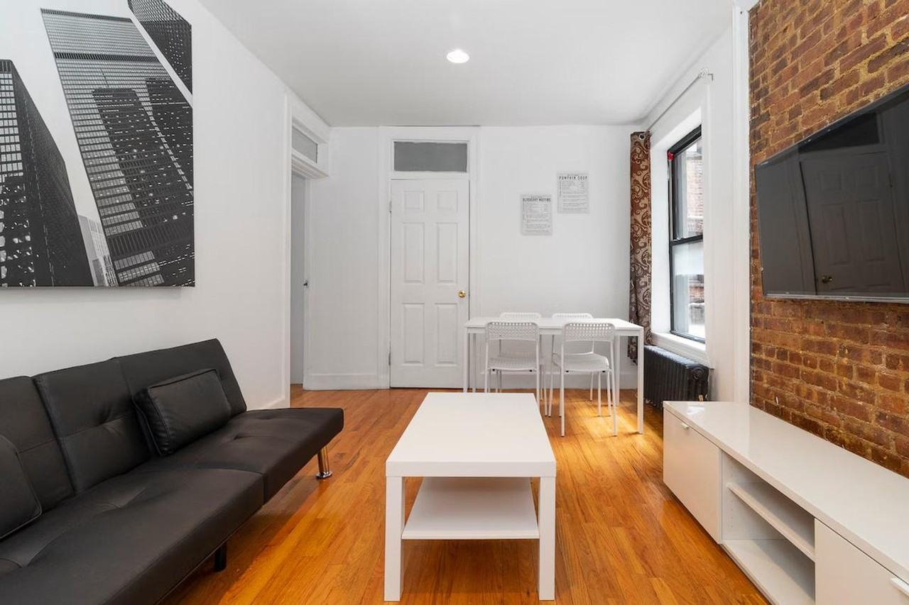 322 E 93rd St #1032047P - Photo 2 of 32