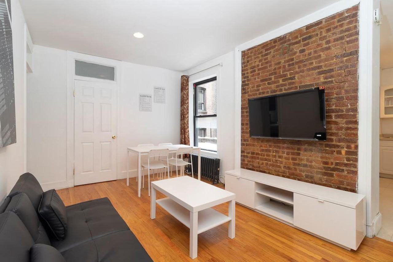 322 E 93rd St #1032047P - Photo 5 of 32