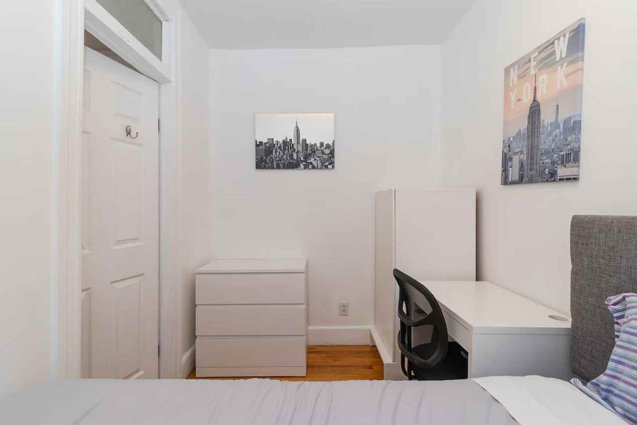 322 E 93rd St #1032047P - Photo 6 of 32