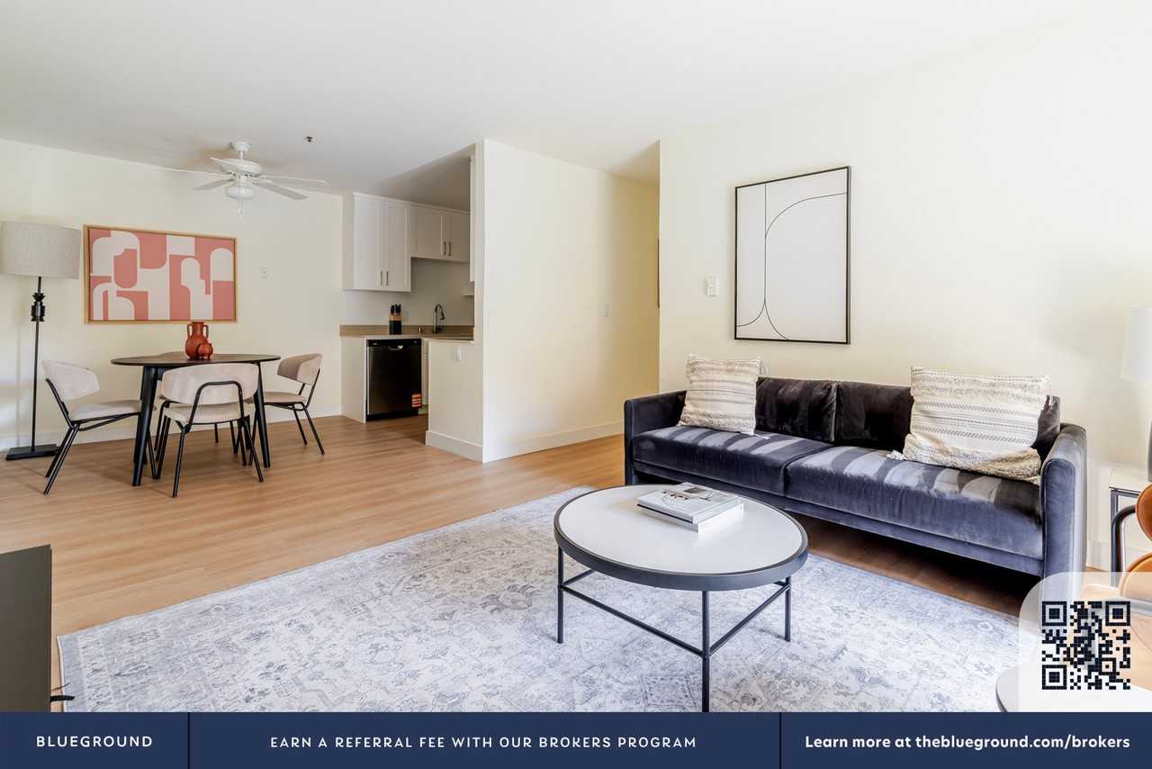 1600 Villa Street - Photo 5 of 32