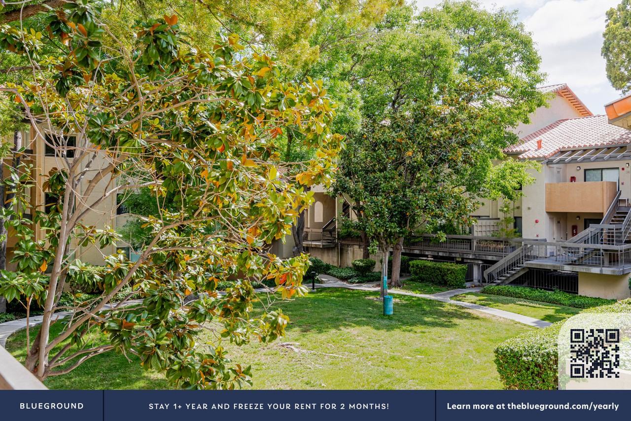 1600 Villa Street - Photo 7 of 26