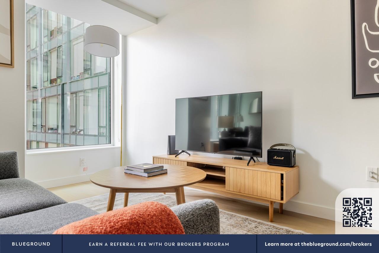 390 Harrison Avenue - Photo 5 of 44