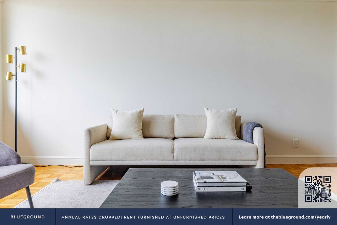 221 Massachusetts Avenue - Photo 4 of 23