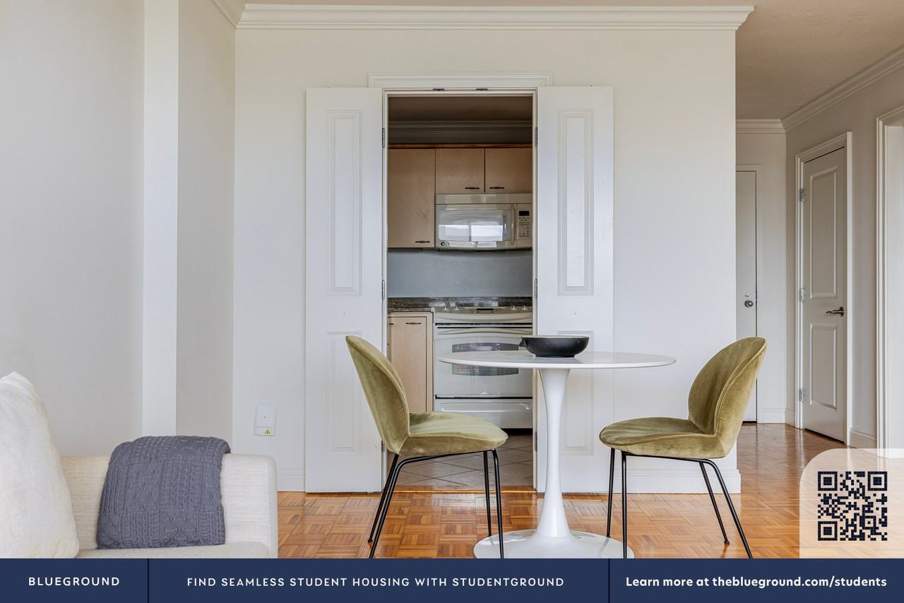 221 Massachusetts Avenue - Photo 7 of 23