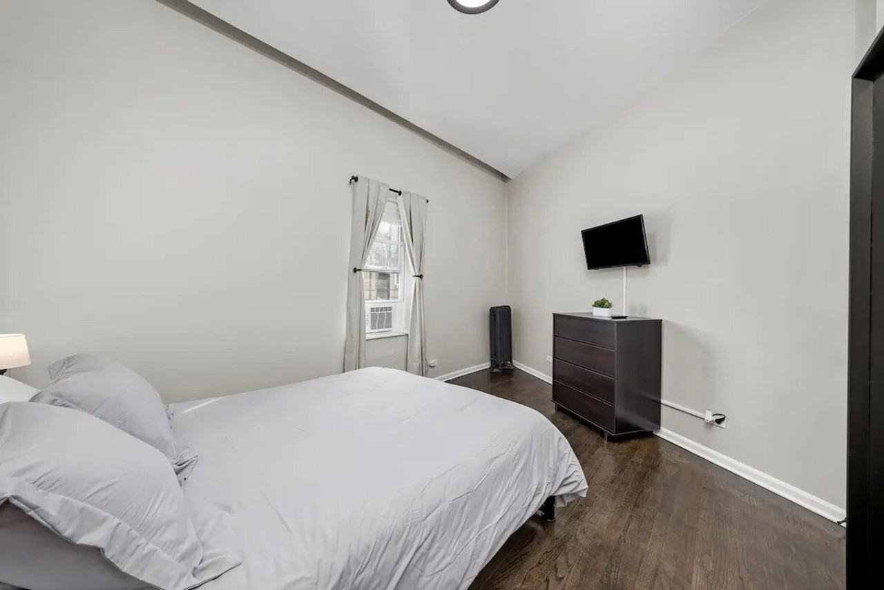 2339 N California Ave #1032031P - Photo 5 of 11