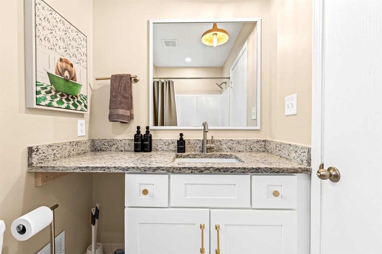 Sharon Ln #1032335P - Photo 5 of 29