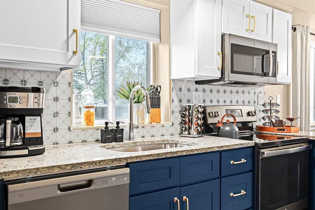 Sharon Ln #1032335P - Photo 7 of 29