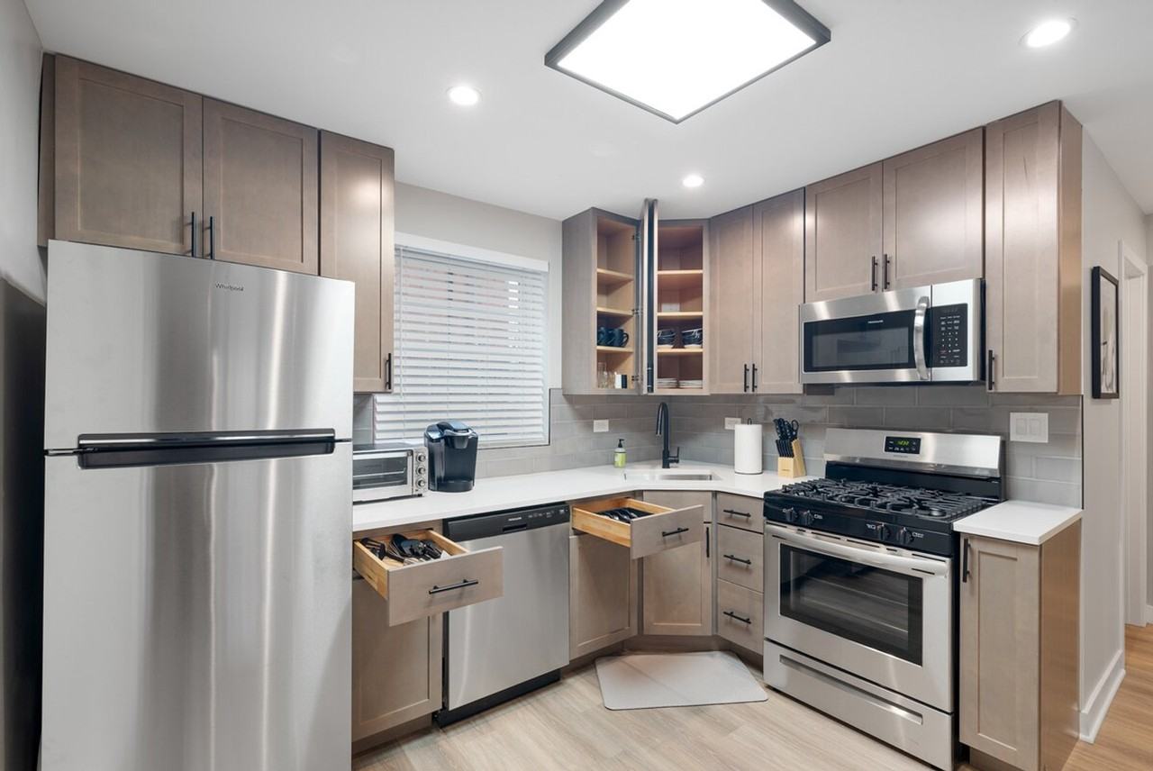 1001 Howard St #1032507P - Photo 6 of 13