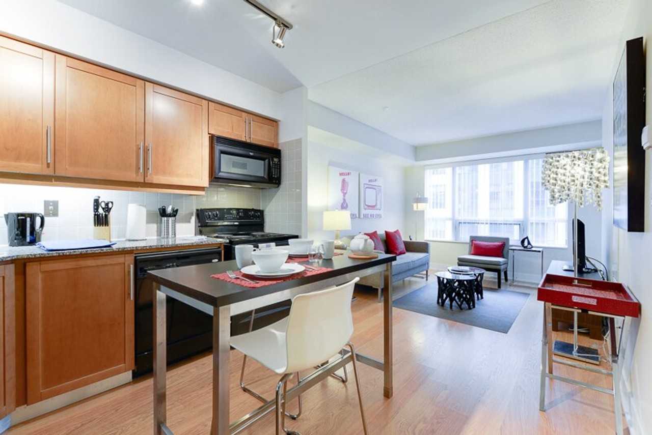 348 Wellington St W #1034873P - Photo 2 of 11