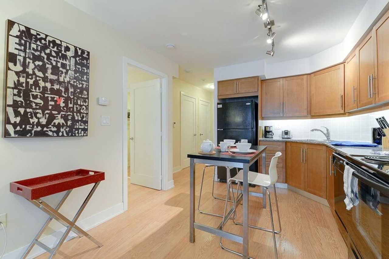 348 Wellington St W #1034873P - Photo 3 of 11