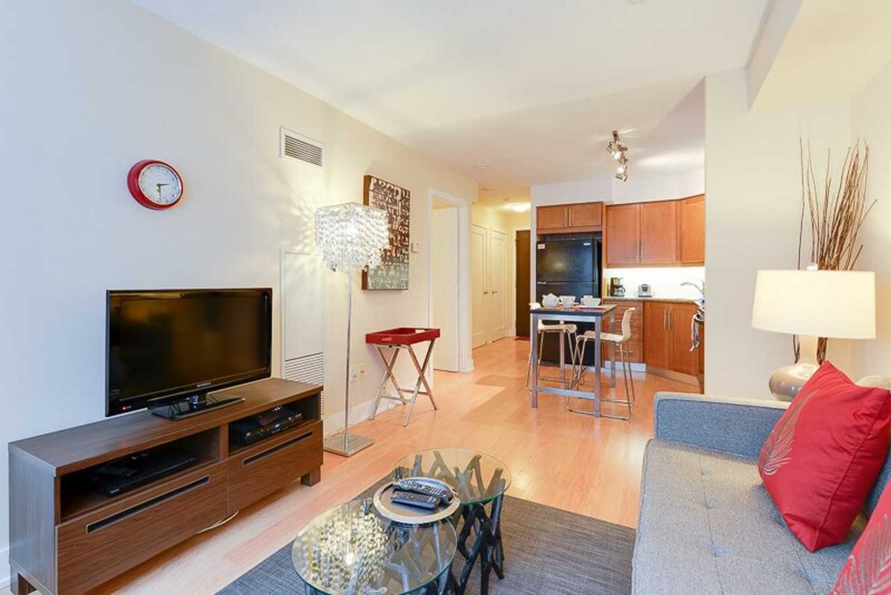 348 Wellington St W #1034873P - Photo 4 of 11