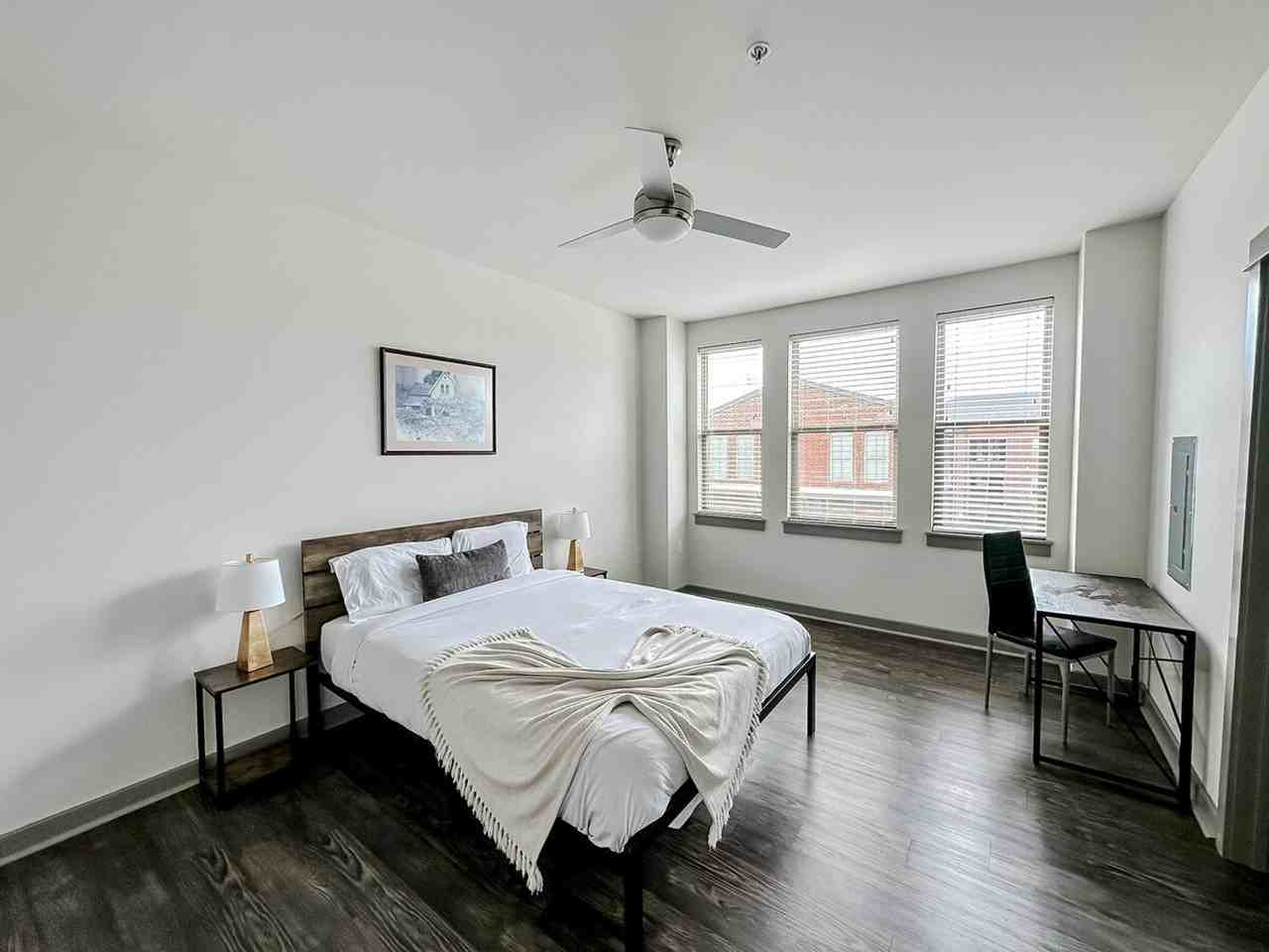 111 E 4th St #1036781P - Photo 5 of 26