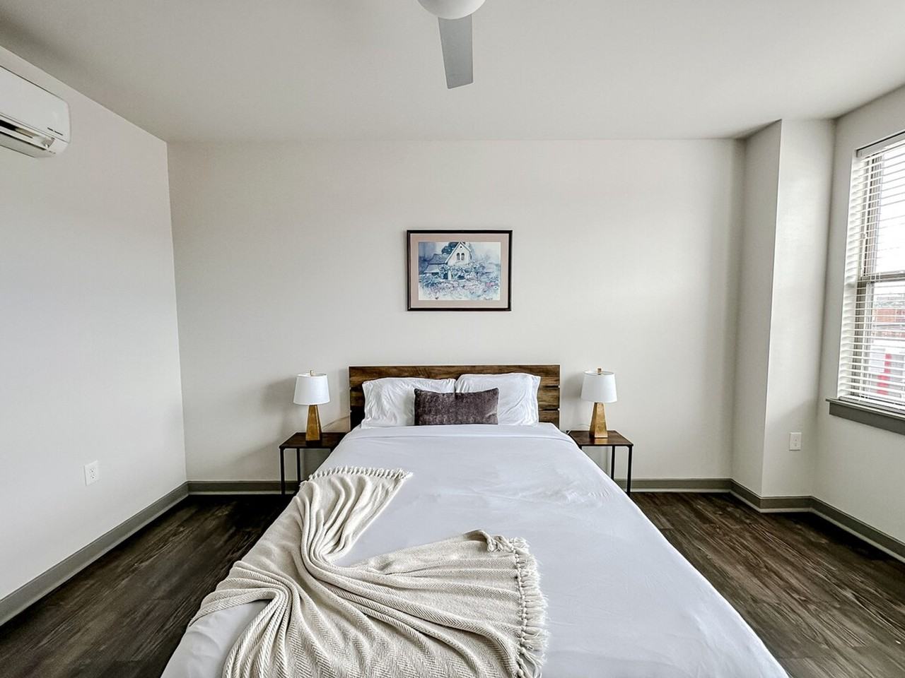 111 E 4th St #1036781P - Photo 6 of 26