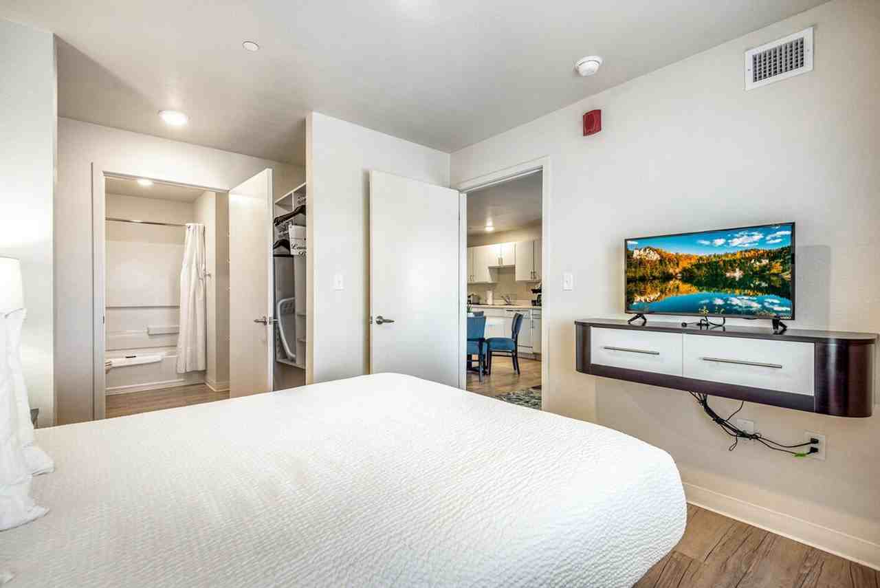 11400 East Peakview Avenue - Photo 7 of 42