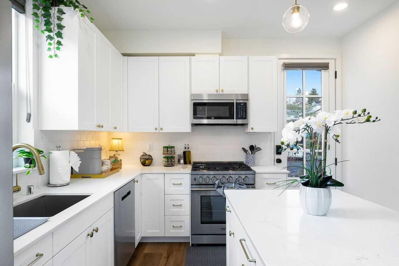 4404 37th Ave Sw #1054655P - Photo 4 of 40