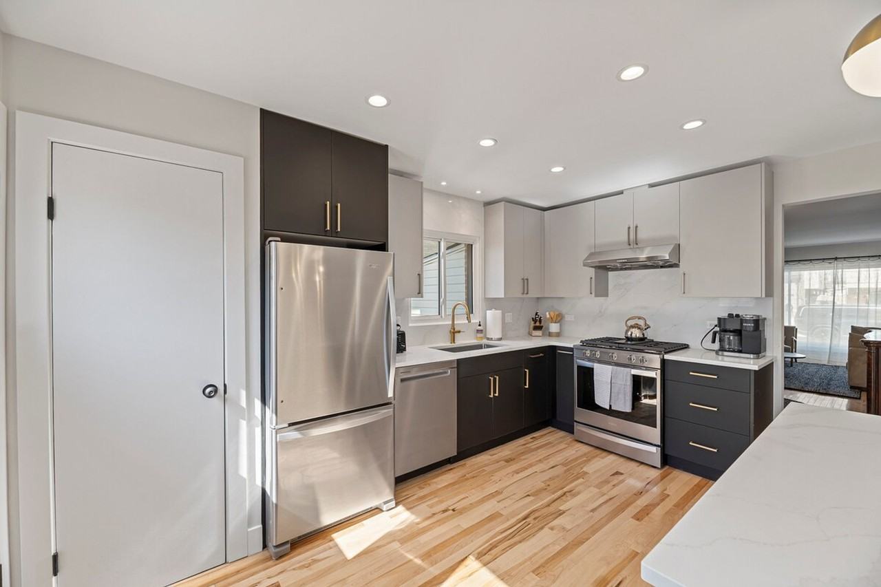 9084 Barberry Ln #1060676P - Photo 3 of 32