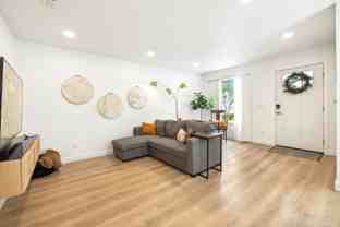 2352 W Houston St - Photo 1 of 1