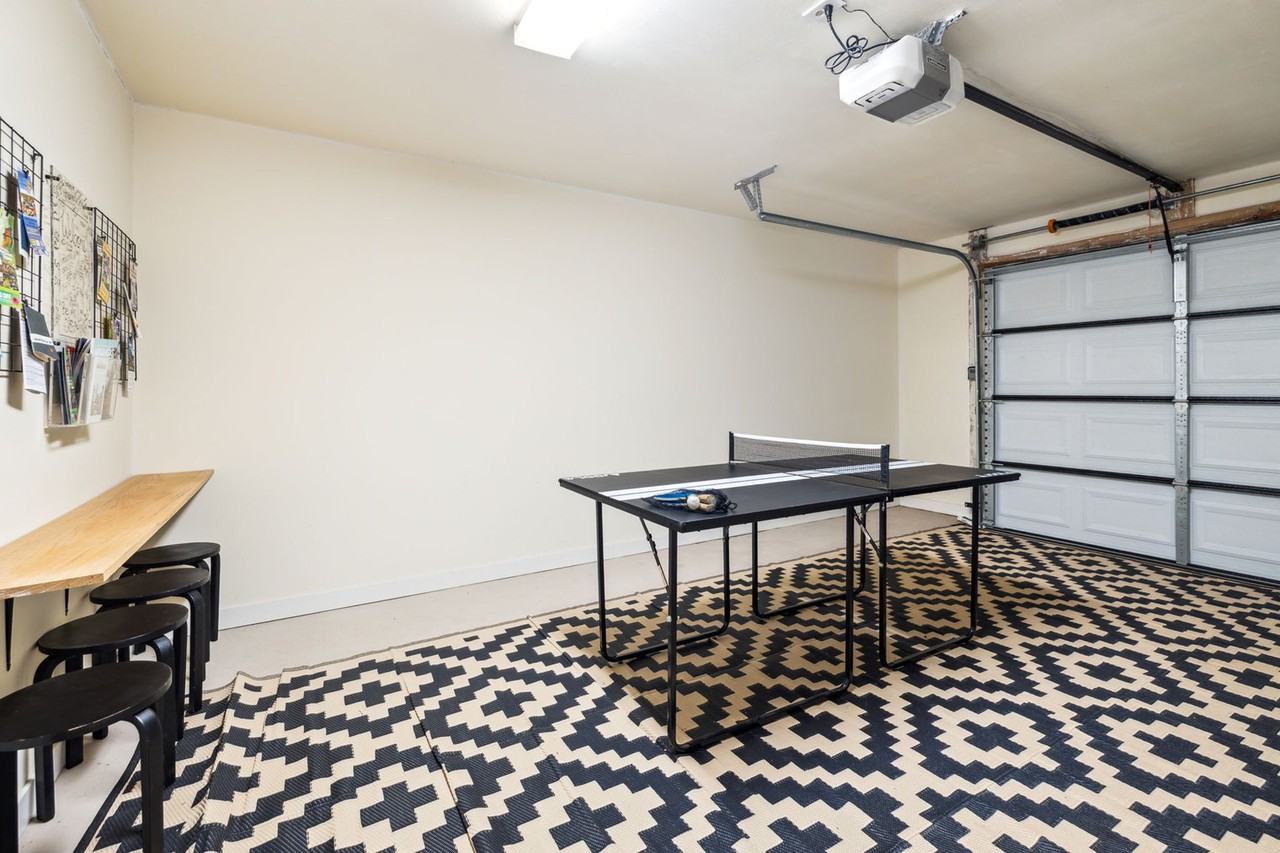 2352 W Houston St #1227149P - Photo 4 of 27