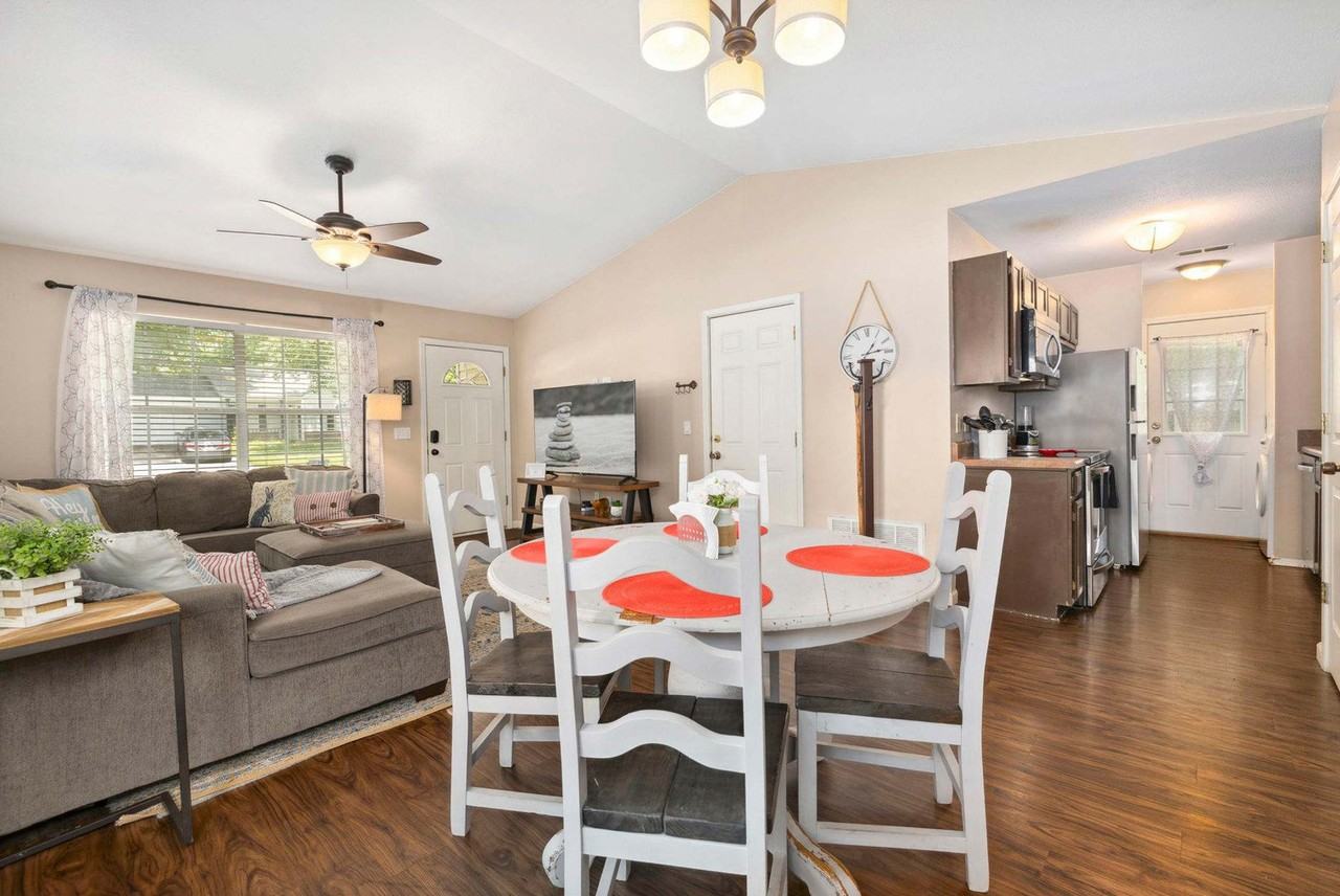 3191 W Oakfield St #1229426P - Photo 4 of 24