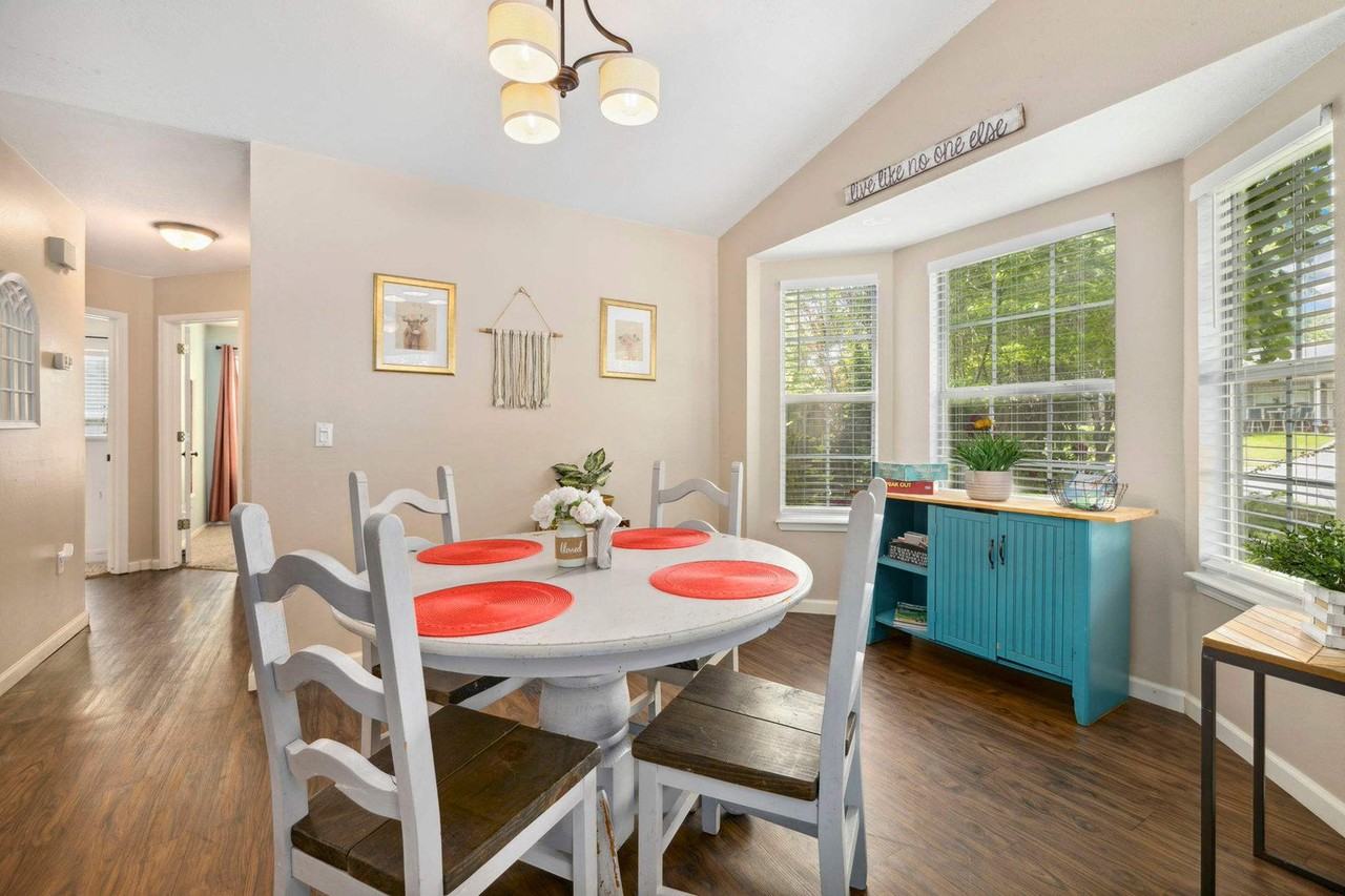 3191 W Oakfield St #1229426P - Photo 5 of 24