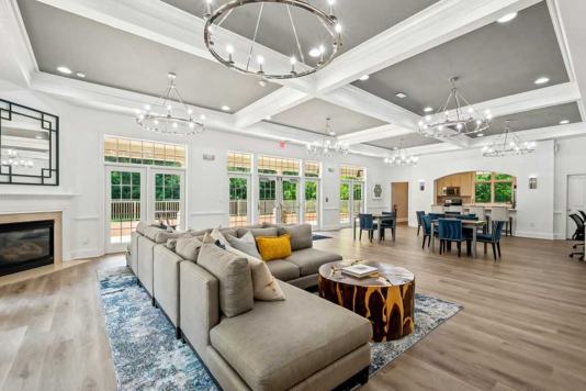 Eagle Rock Properties 1 of 4
