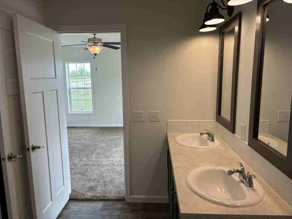 5053 Sawgrass Dr - Photo 3 of 32