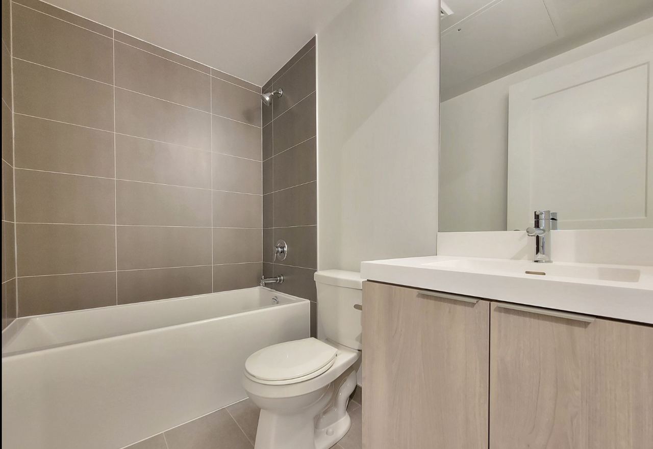 28 Widmer Street #2822 - Photo 5 of 6