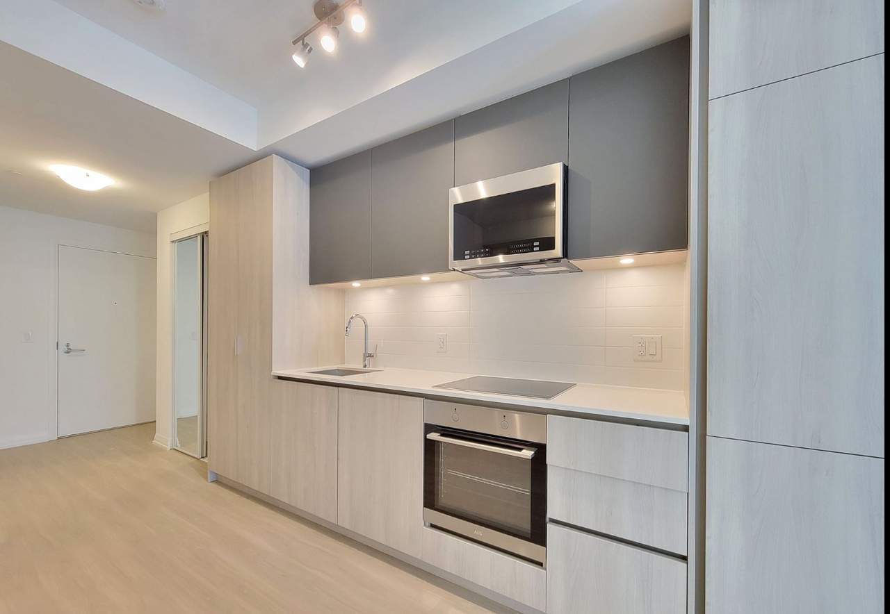 28 Widmer Street #2822 - Photo 2 of 6