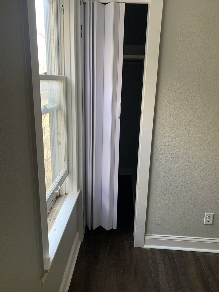 1842 N 39th St - Photo 2 of 3
