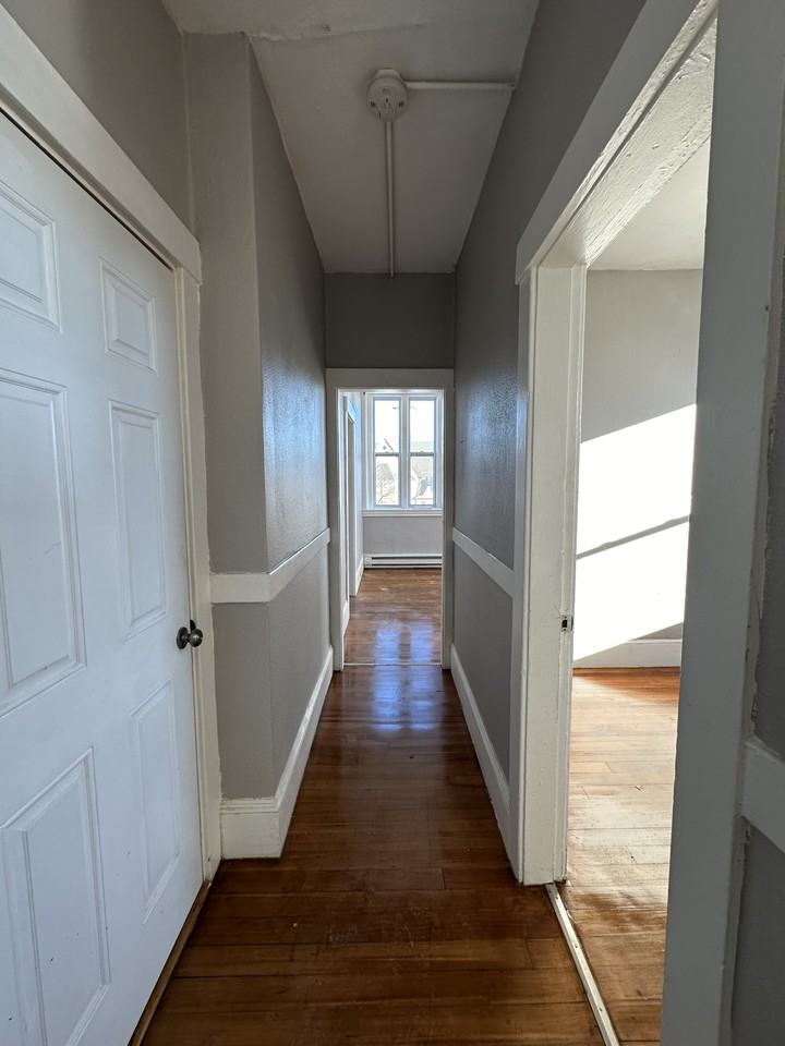 48 High St #D - Photo 4 of 8