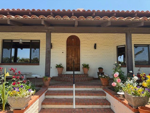 27847 Valley Center Rd - Photo 2 of 48