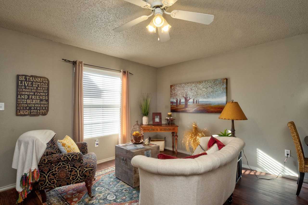 La Salle Villas - Photo 3 of 36