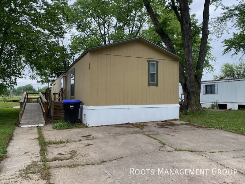 156 Ne Coachlight Dr #156 - Photo 2 of 10