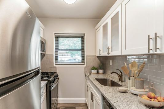 Eagle Rock Properties 1 of 4