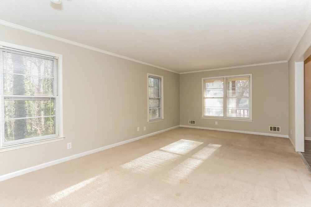 3656 Chestnut Lake Ct - Photo 6 of 16