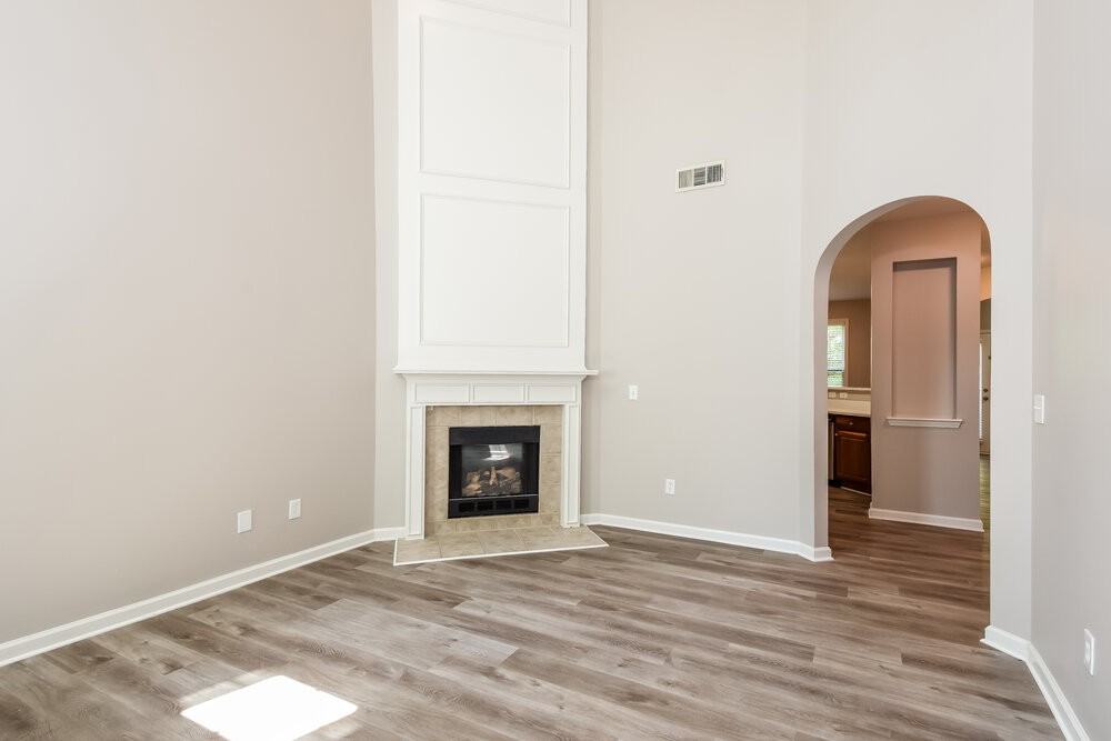 332 Saint Claire Dr - Photo 4 of 17