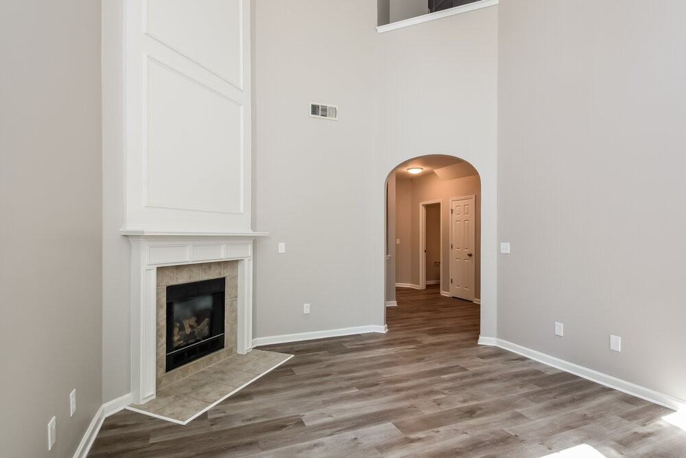 332 Saint Claire Dr - Photo 5 of 17