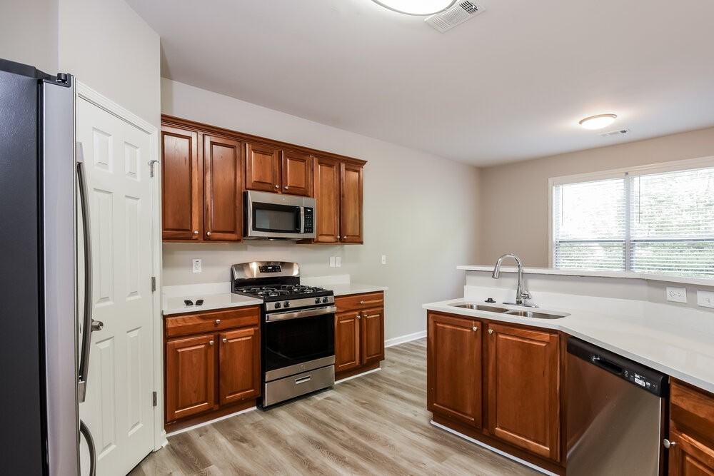 332 Saint Claire Dr - Photo 7 of 17