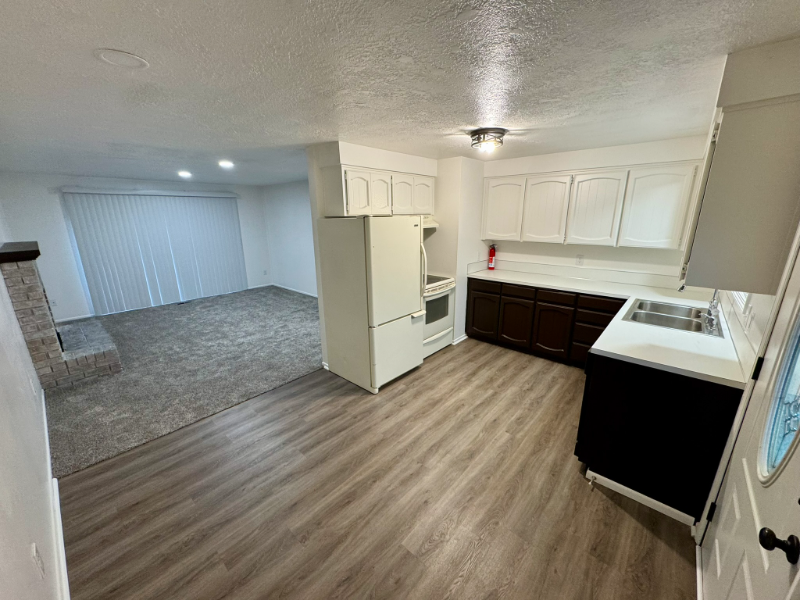 1314 Tierra Dr Ne - Photo 3 of 16