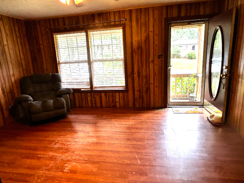 1013 Double Oak Rd - Photo 2 of 13